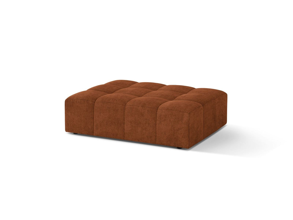 Pouf Chicago mit Massivholzrahmen, Sperrholz und Chenille-Stoffbezug in Light Beige, schwarze Kunststoffbeine, Sitzhöhe 42 cm.