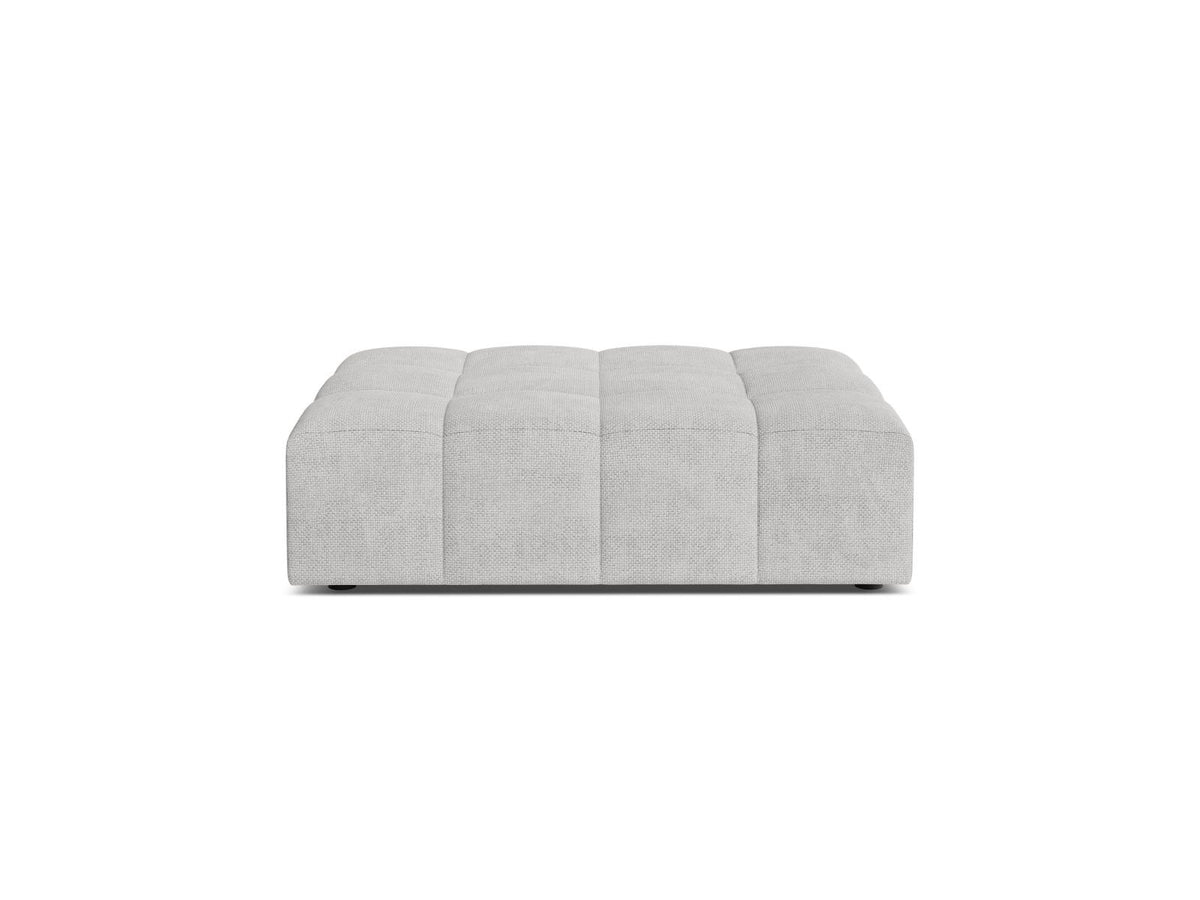 Pouf Chicago mit Massivholzrahmen, Sperrholz und Chenille-Stoffbezug in Light Beige, schwarze Kunststoffbeine, Sitzhöhe 42 cm.