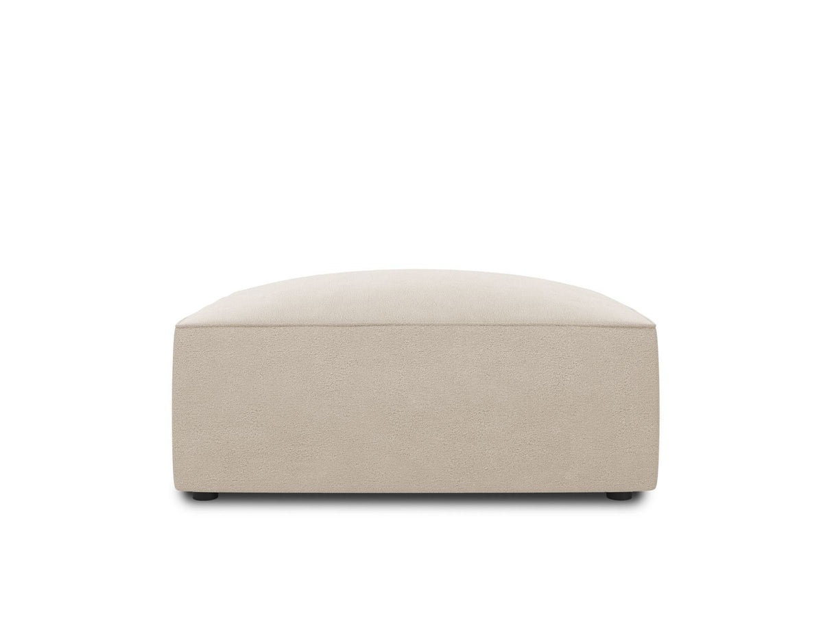 Beiger Samt-Pouf mit gepolstertem Sitz, Velours-Stoff und schwarzen Kunststoffbeinen, Modell Siena von Cosmopolitan Design.