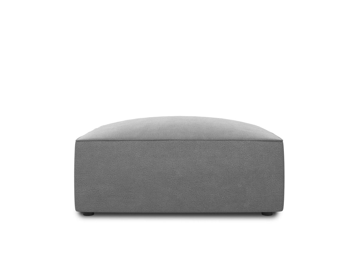 Beiger Samt-Pouf mit gepolstertem Sitz, Velours-Stoff und schwarzen Kunststoffbeinen, Modell Siena von Cosmopolitan Design.