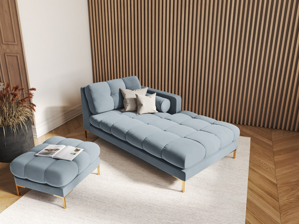 Quadratischer Pouf Bali mit gepolsterter Sitzfläche aus Stoff auf schlanken Metallbeinen