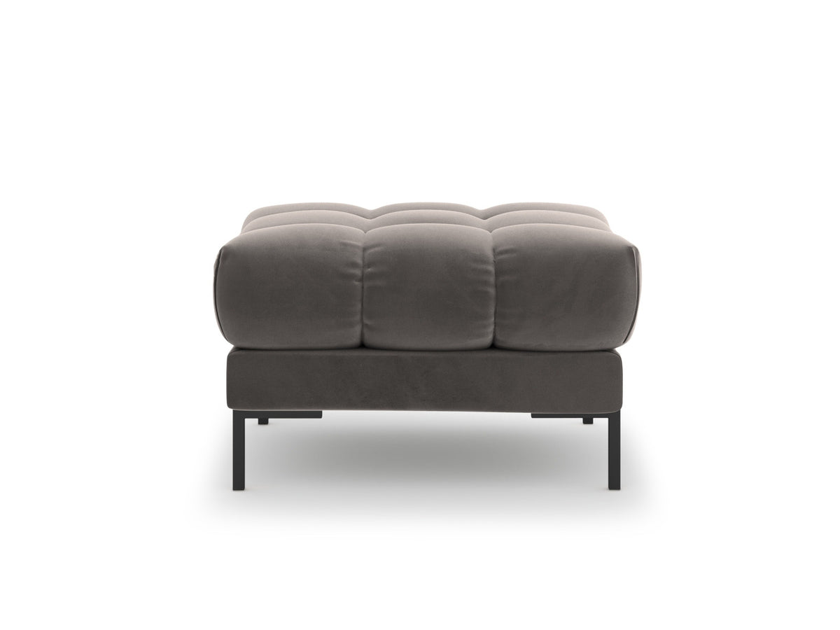 Quadratischer Pouf Bali mit gepolsterter Sitzfläche aus Stoff auf schlanken Metallbeinen