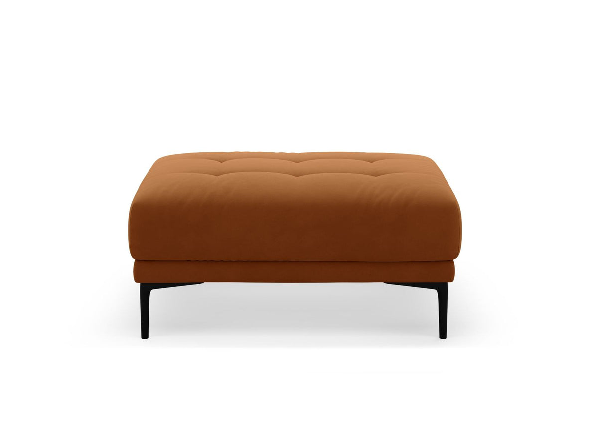 Beige-farbener Samt-Pouf Lazio mit rundlicher Sitzfläche, schwarzen Metallbeinen aus Stahl und Velours-Bezug Salvador.