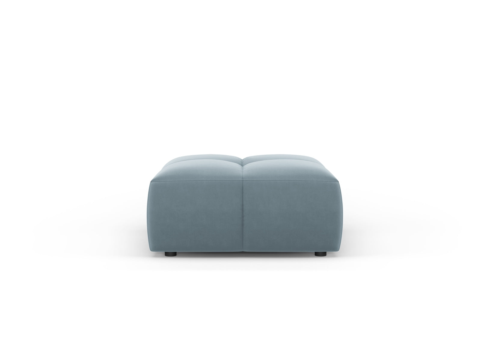 Eleganter 1-Sitzer Pouf Moritz in sanftem Hellblau, ideal für stilvolle Wohnräume. Hochwertige Materialien von Cosmopolitan Design.