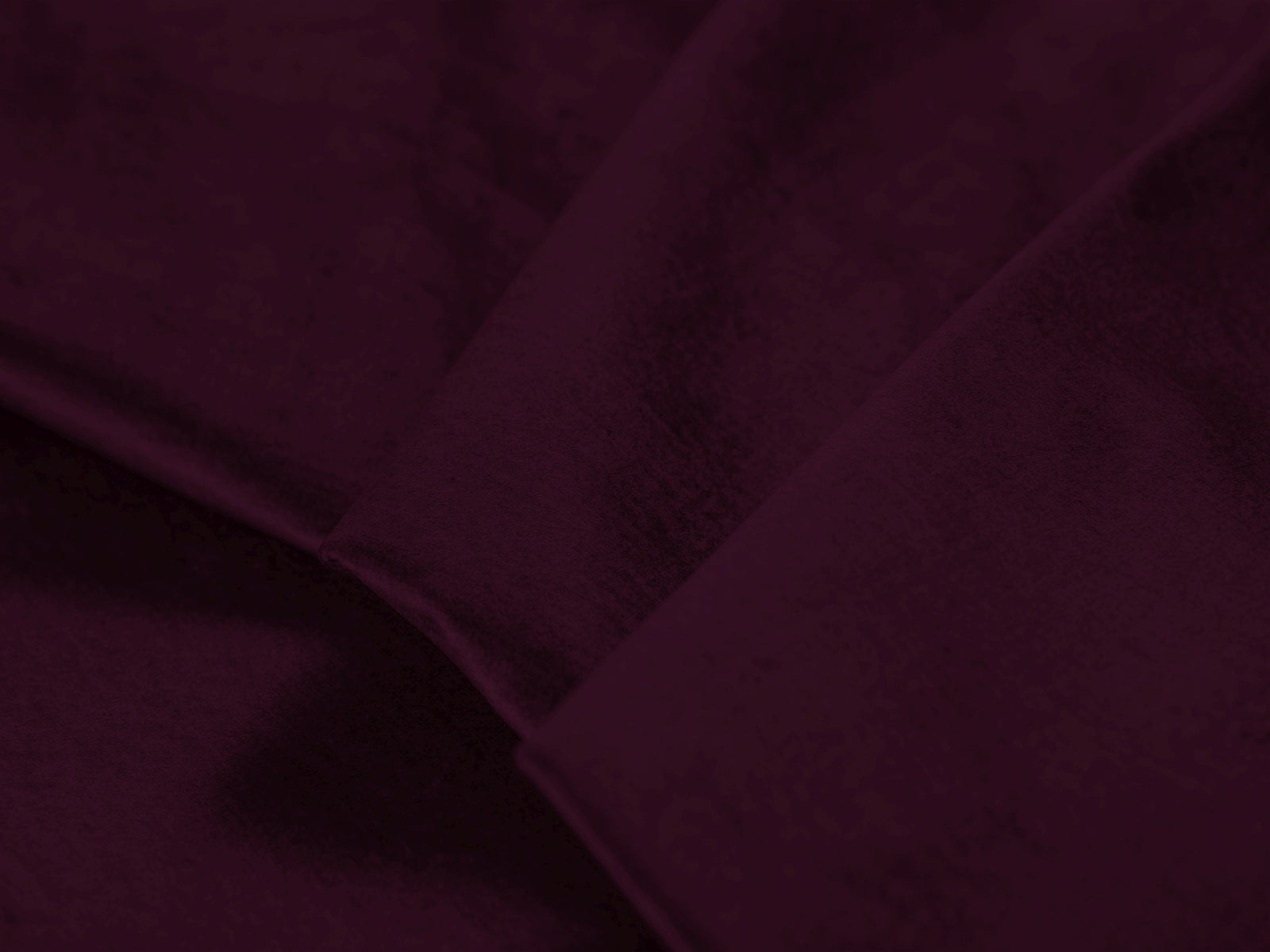 Erleben Sie das Clinton Velour Ecksofa von Cosmopolitan Design: stilvolles 5-Sitzer Sofa mit Schlaffunktion und viel Stauraum für Ihr modernes Zuhause!