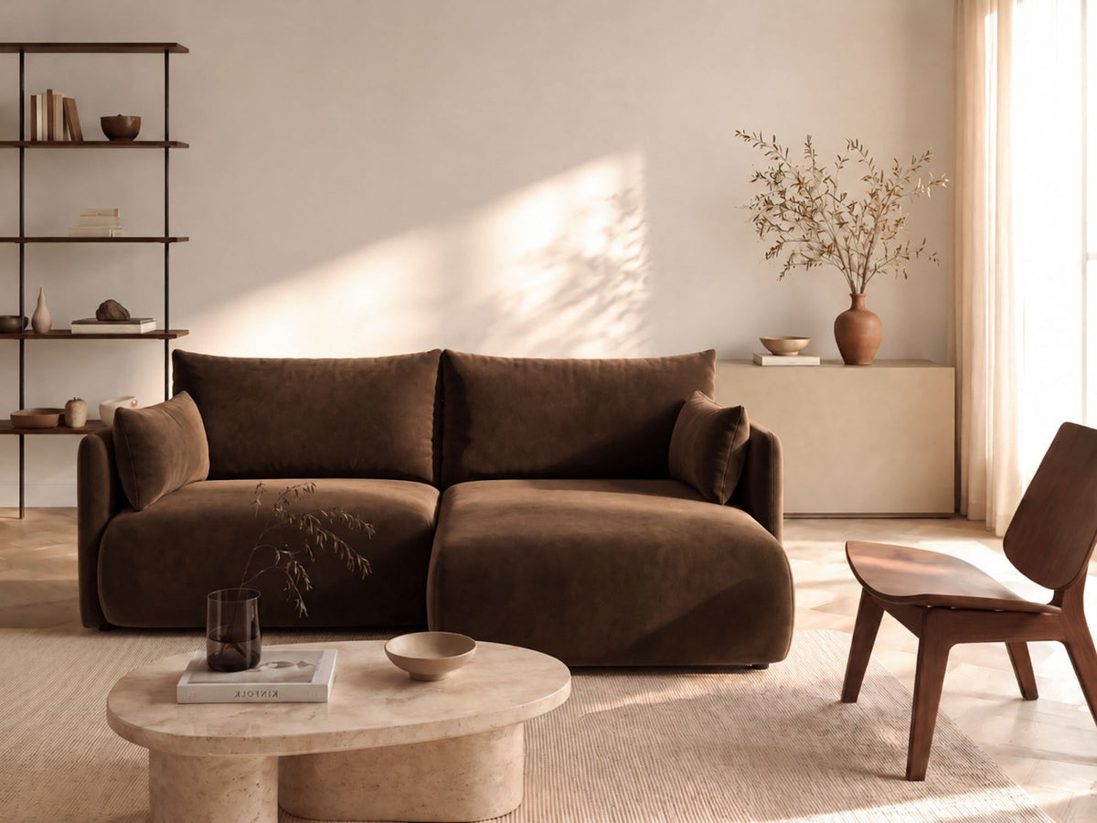 Monaco Ecksofa rechts mit Récamière, Bluvel-Bezug und schwarzen Kunststoffbeinen
