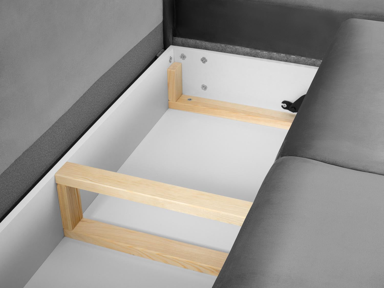 Erleben Sie das Kyoto Velour Ecksofa rechts: elegantes 5-Sitzer Sofa mit Schlaffunktion und Stauraum, ideal für modernes Wohnen!