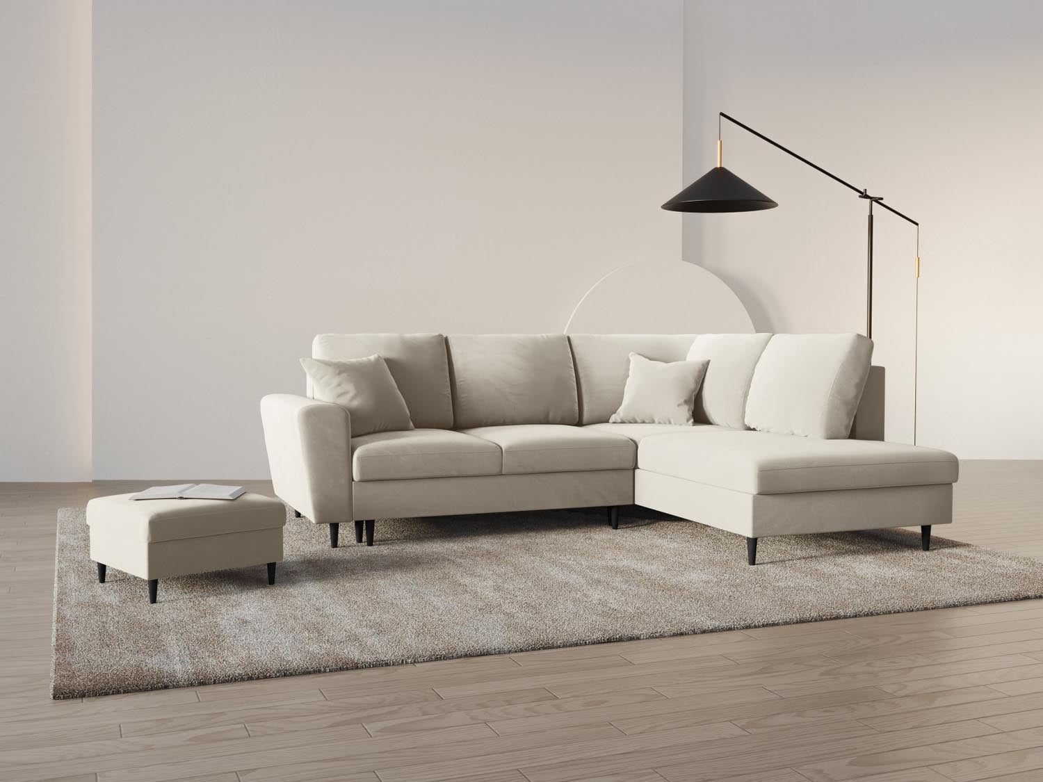Elegantes Kyoto Velour Ecksofa in Light Beige mit Schlaffunktion und Stauraum, ideal für stilvolle Wohnräume.