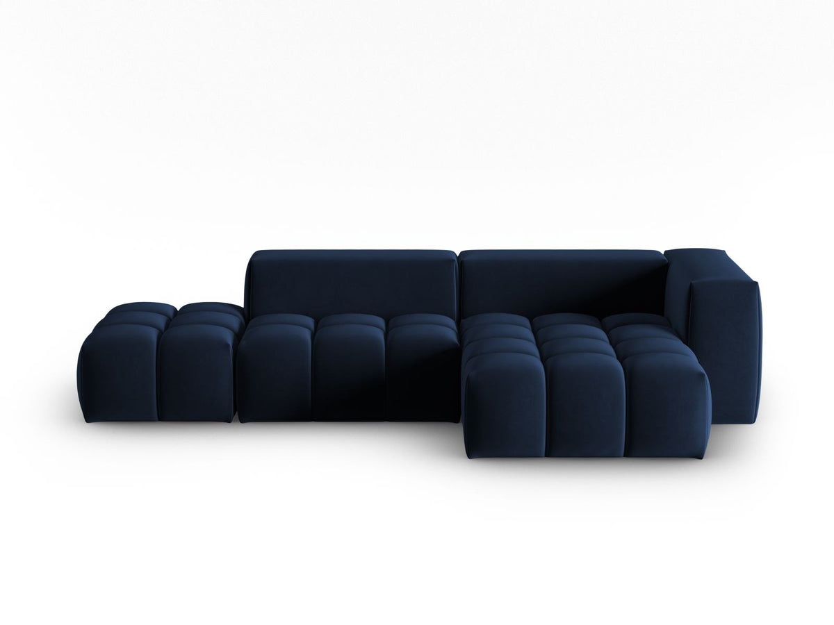 Modulares Ecksofa rechts aus Samt in Sand-Casino mit Récamiere, schwarzen Kunststoffbeinen und gepolsterter Rückenlehne.