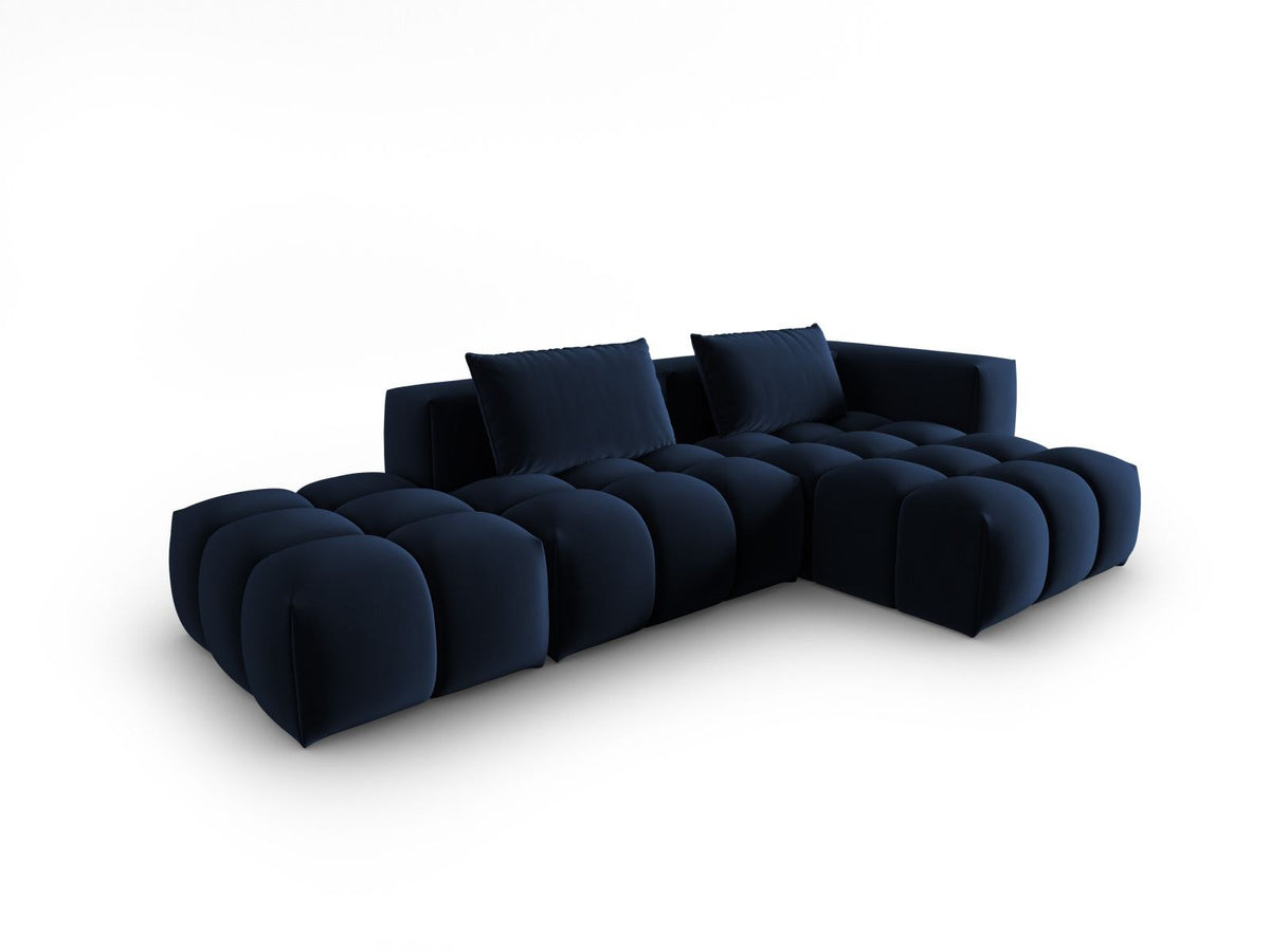 Modulares Ecksofa rechts aus Samt in Sand-Casino mit Récamiere, schwarzen Kunststoffbeinen und gepolsterter Rückenlehne.