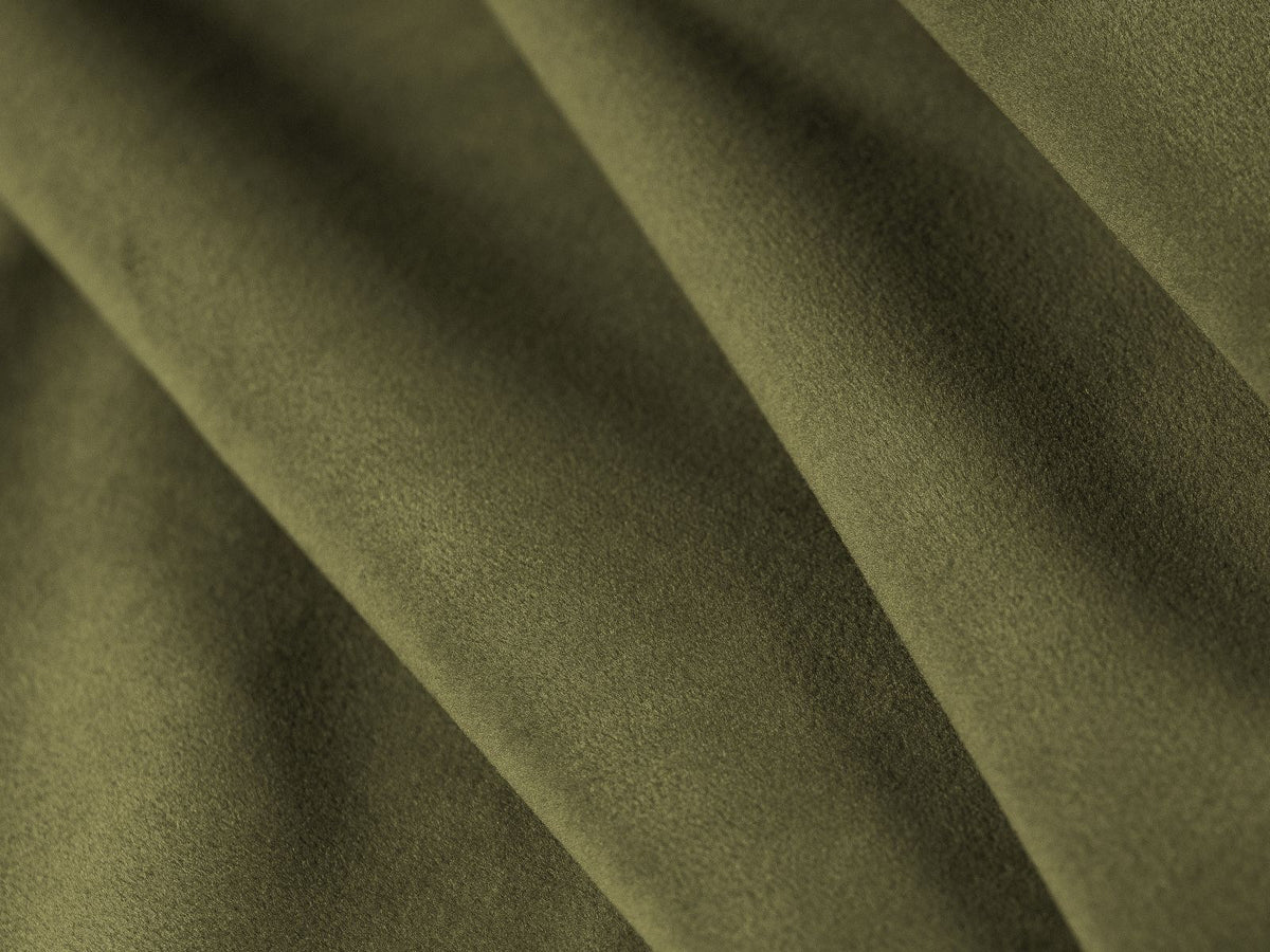 Modulares Ecksofa rechts in Sand-Casino Samt mit Massivholzrahmen, schwarzen Kunststoffbeinen und drei Sitzplätzen, seitliche Ansicht.
