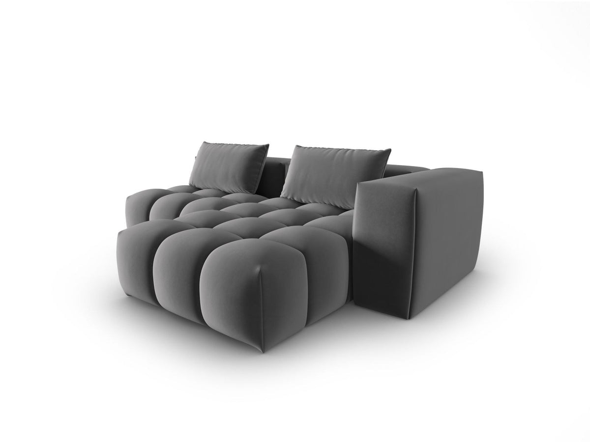 Modulares Ecksofa rechts in Sand-Casino Samt mit Massivholzrahmen, schwarzen Kunststoffbeinen und drei Sitzplätzen, seitliche Ansicht.