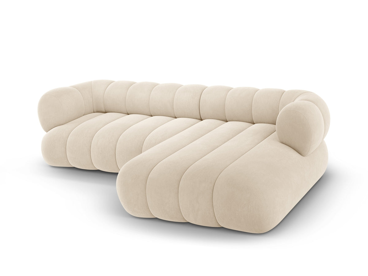 Koge Ecksofa rechts 5 Sitzer 165cm in Light Beige-Vogue präsentiert im Onlineshop von KAQTU Design AG. L-Sofa rechts ist von Cosmopolitan Design