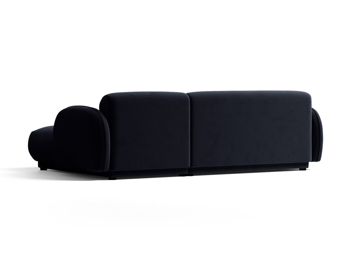 Bilbao Ecksofa rechts in Light Beige-Casino Samt, Massivholzrahmen, schwarze Kunststoffbeine, 3-Sitzer mit Récamiere, urbanes Design.