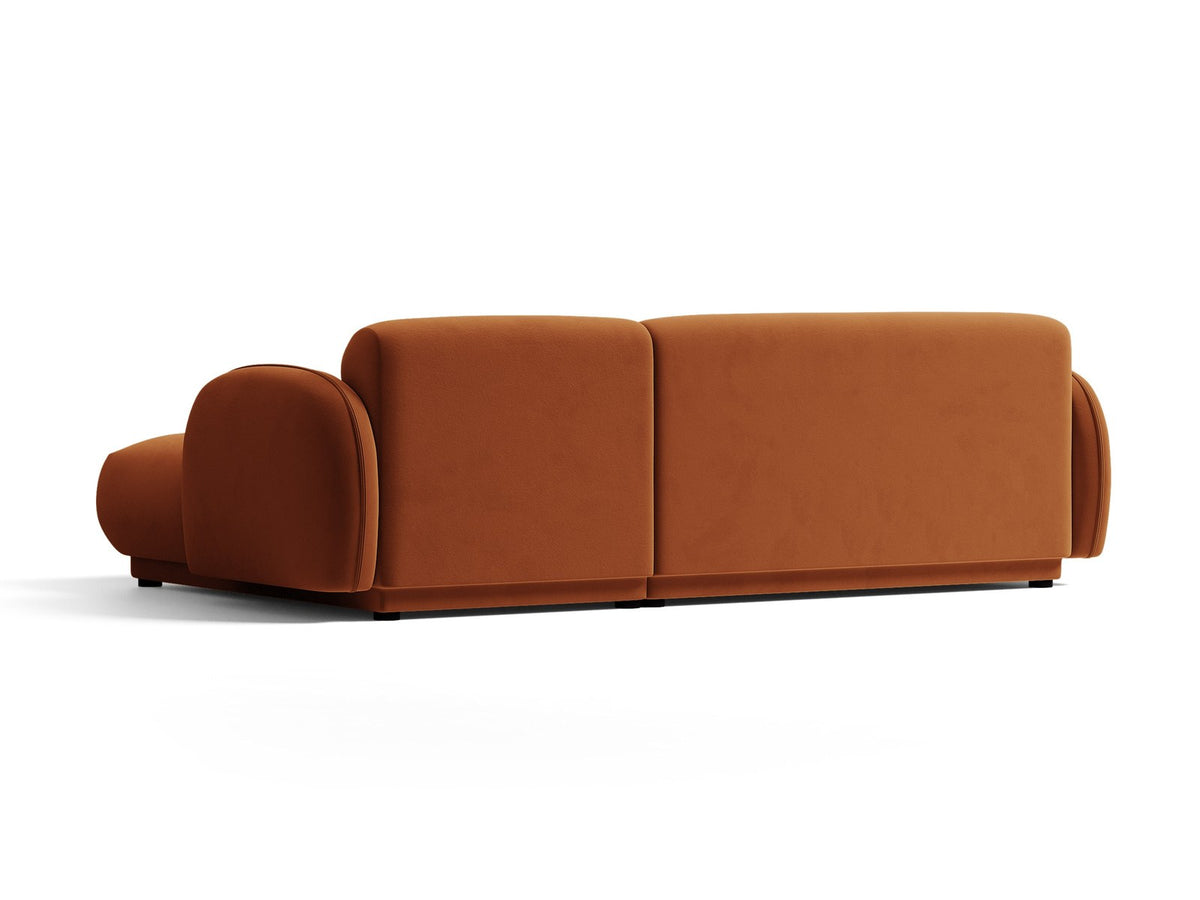 Bilbao Ecksofa rechts in Light Beige-Casino Samt, Massivholzrahmen, schwarze Kunststoffbeine, 3-Sitzer mit Récamiere, urbanes Design.