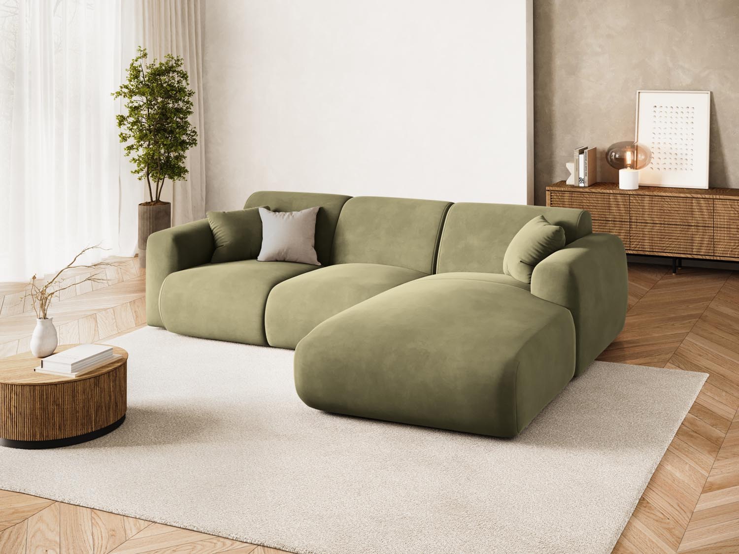 Elegantes Nolio Velour Ecksofa in sanftem Lichtgrün, ideal für stilvolle Wohnräume. Komfortables 4-Sitzer Design von Cosmopolitan.