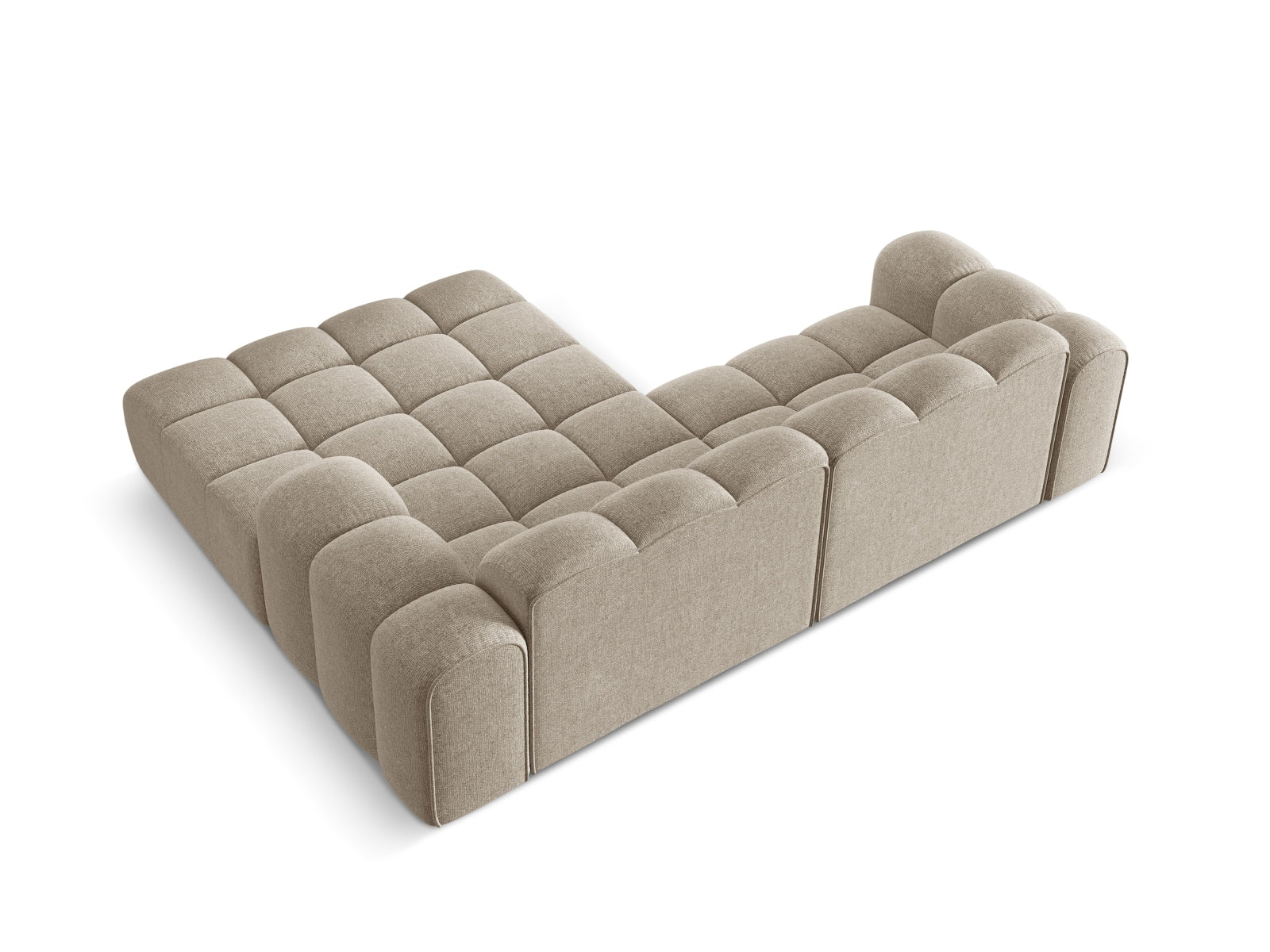 Stylisches 3-Sitzer Ecksofa Treno in sanftem Dunkelbeige, perfekt für gemütliche Abende und stilvolle Einrichtung von Cosmopolitan Design.