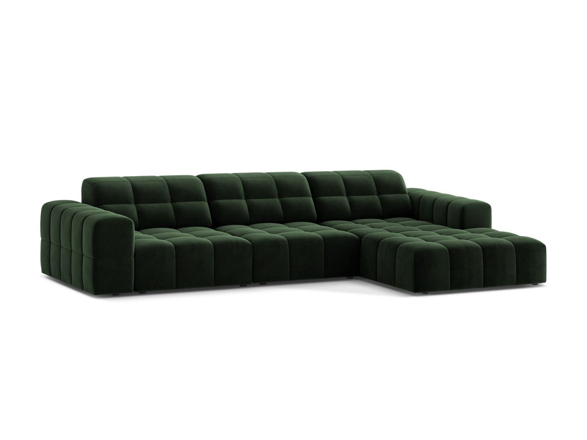 Ecksofa mit Récamiere rechts, Bezug aus Samtstoff in Light Beige, schwarze Kunststoffbeine, massives Holzgestell.