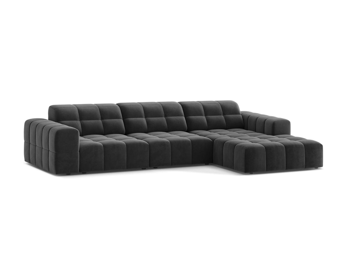 Ecksofa mit Récamiere rechts, Bezug aus Samtstoff in Light Beige, schwarze Kunststoffbeine, massives Holzgestell.