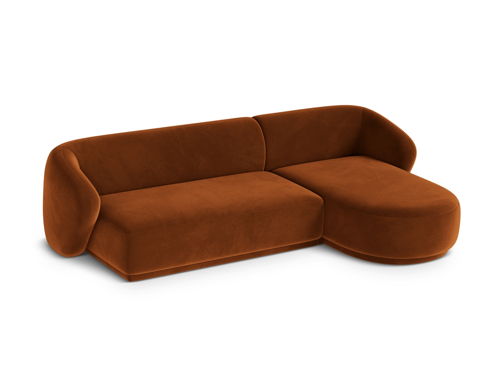 Elegantes 4-Sitzer Ecksofa Gomera in warmem Terracotta, ideal für stilvolle Wohnräume und entspannte Stunden von Cosmopolitan Design.