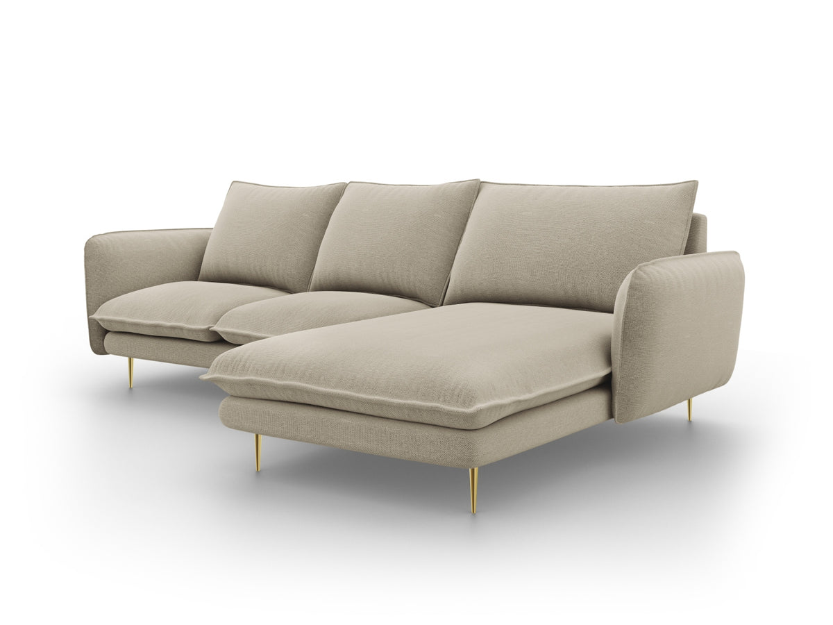 Vienna Ecksofa rechts 5 Sitzer 170cm in Beige/Gold-Positano präsentiert im Onlineshop von KAQTU Design AG. L-Sofa rechts ist von Cosmopolitan Design