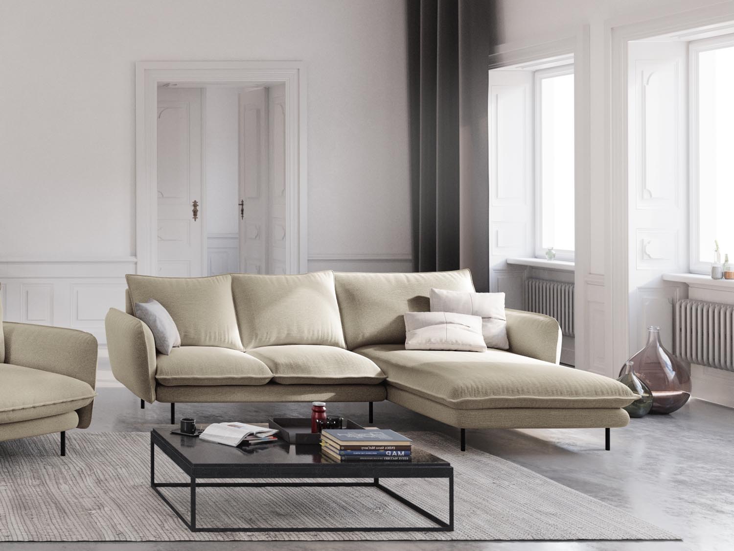 Elegantes Vienna Ecksofa in Beige und Schwarz, 5-Sitzer, ideal für stilvolle Wohnräume. Perfekte Kombination aus Komfort und Design.