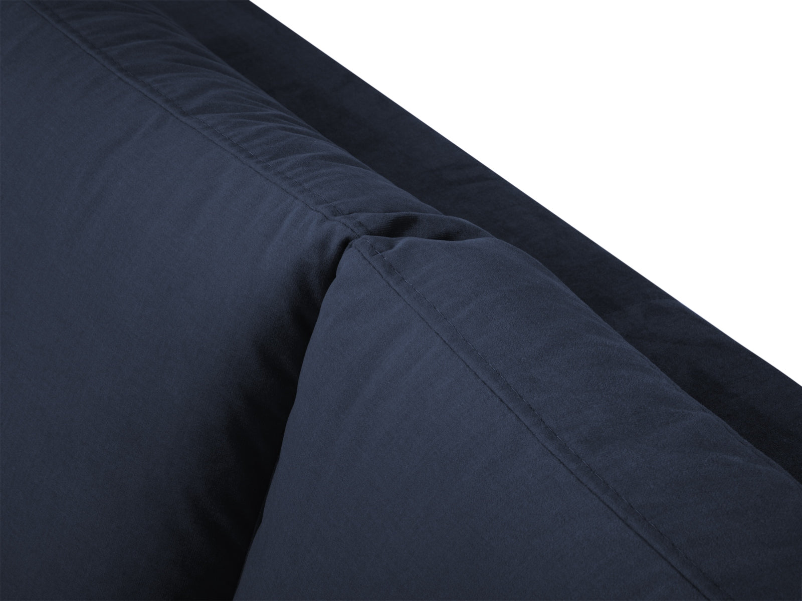 Entdecken Sie das elegante Hastings Velour Ecksofa rechts 5 Sitzer von Cosmopolitan Design – perfekt für Ihr modernes Zuhause und höchsten Sitzkomfort.