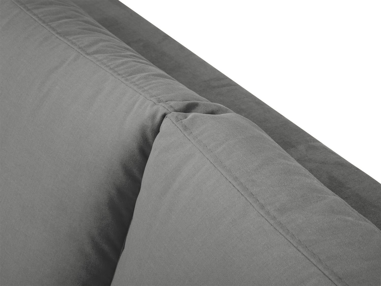 Entdecken Sie das elegante Hastings Velour Ecksofa rechts 5 Sitzer von Cosmopolitan Design – perfekt für Ihr modernes Zuhause und höchsten Sitzkomfort.