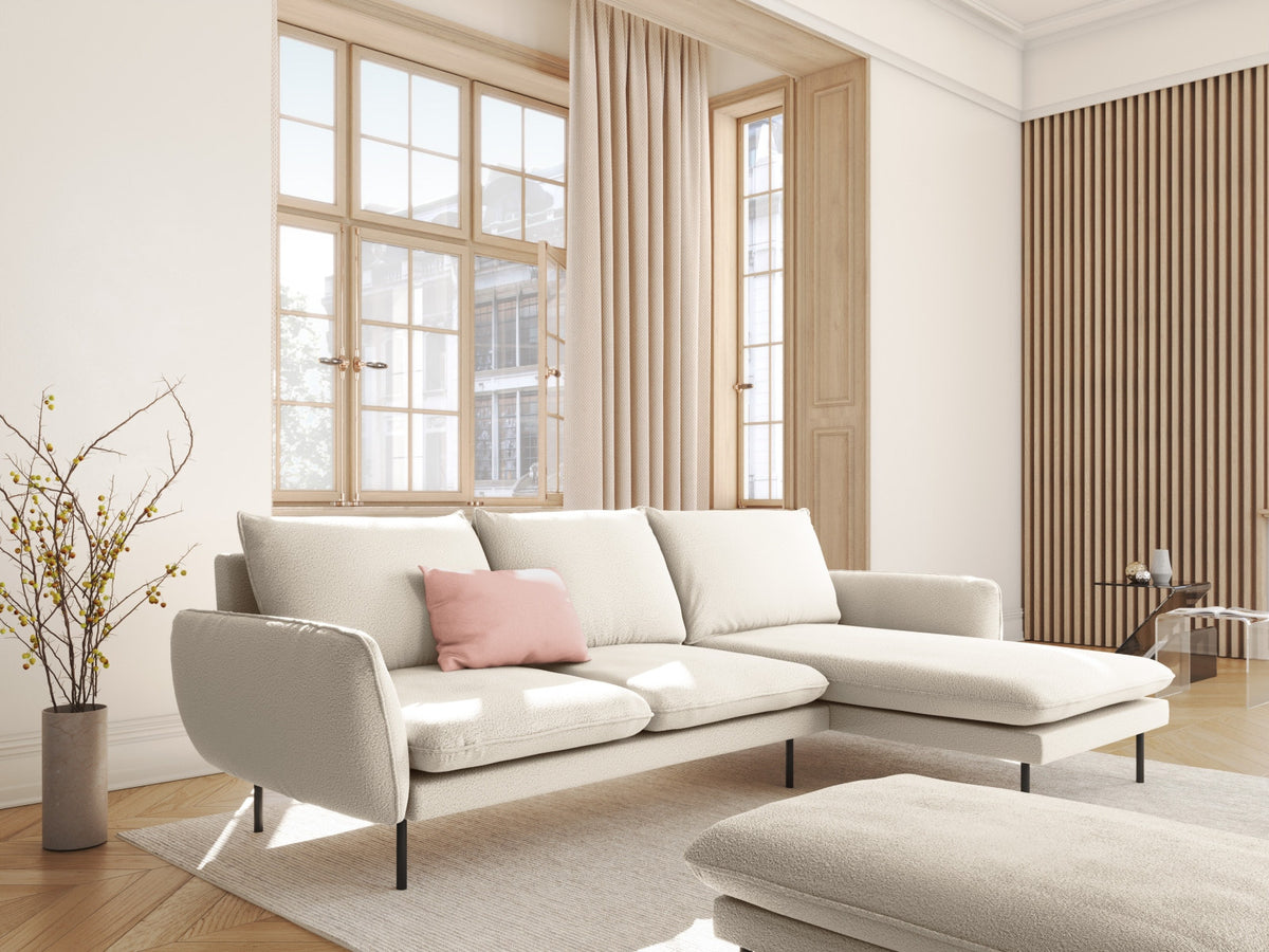 Vienna Boucle Ecksofa rechts 5 Sitzer 170cm in Beige/Schwarz-Ascot präsentiert im Onlineshop von KAQTU Design AG. L-Sofa rechts ist von Cosmopolitan Design