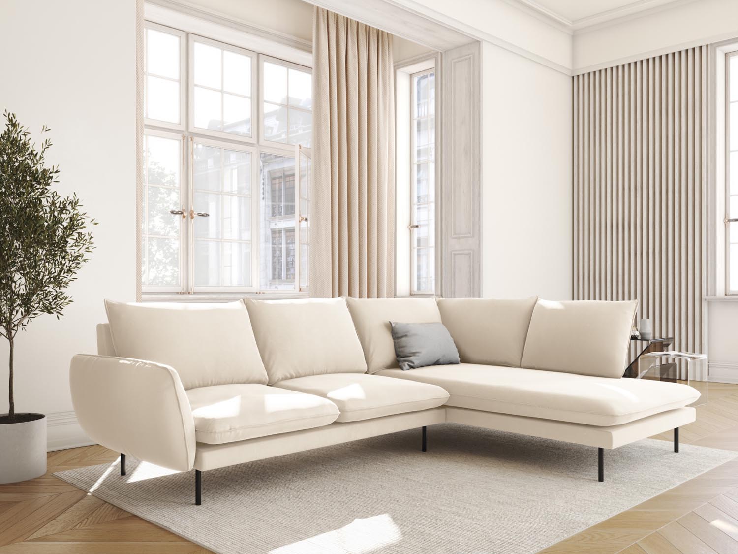 Vienna Velour Ecksofa rechts 6 Sitzer 185cm in Light Beige/Schwarz-Bluvel präsentiert im Onlineshop von KAQTU Design AG. Ecksofa rechts ist von Cosmopolitan Design