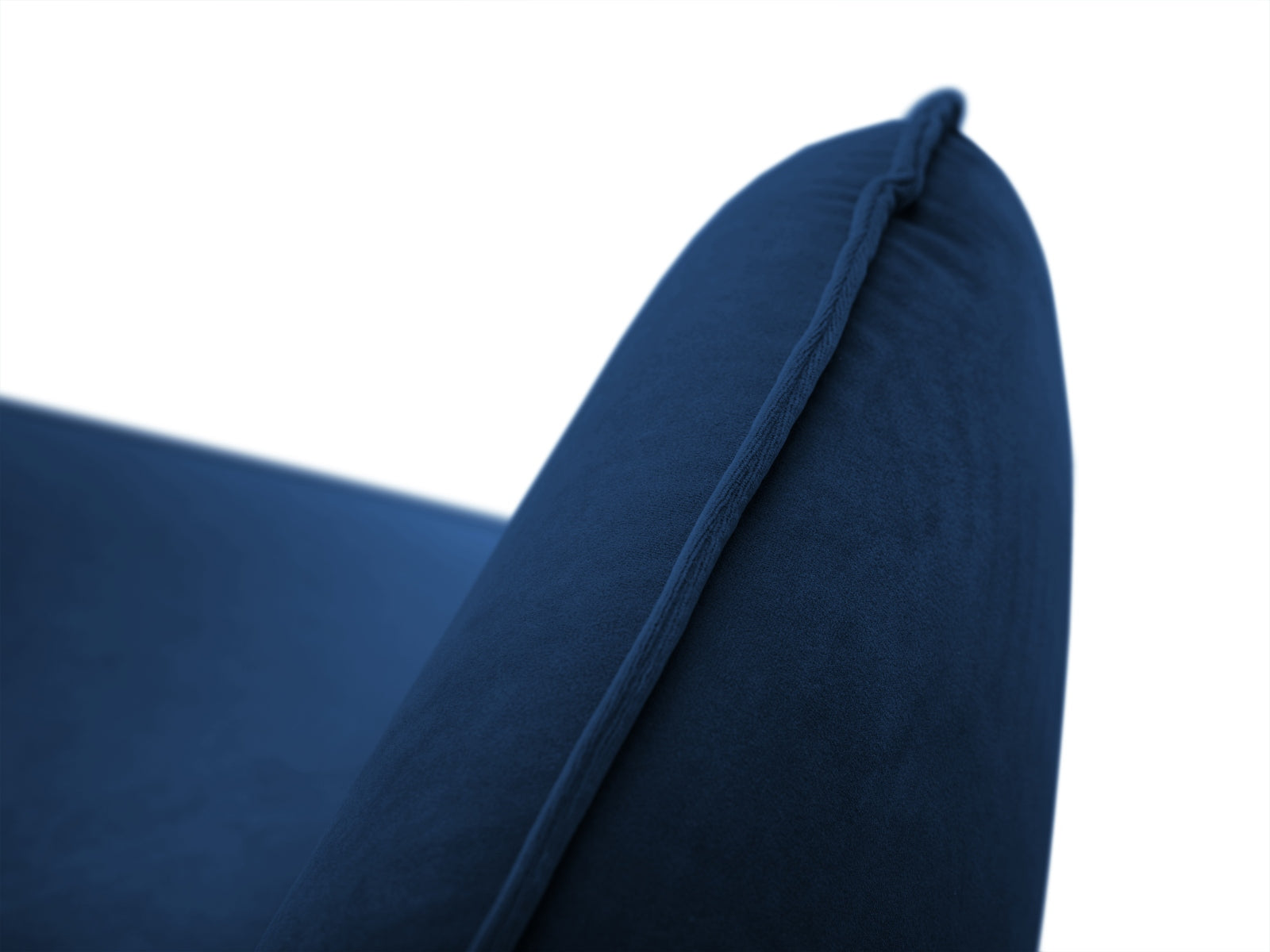 Elegantes 6-Sitzer Ecksofa in Royal Blue mit weichem Velourbezug, ideal für stilvolle Wohnräume und entspannte Stunden.