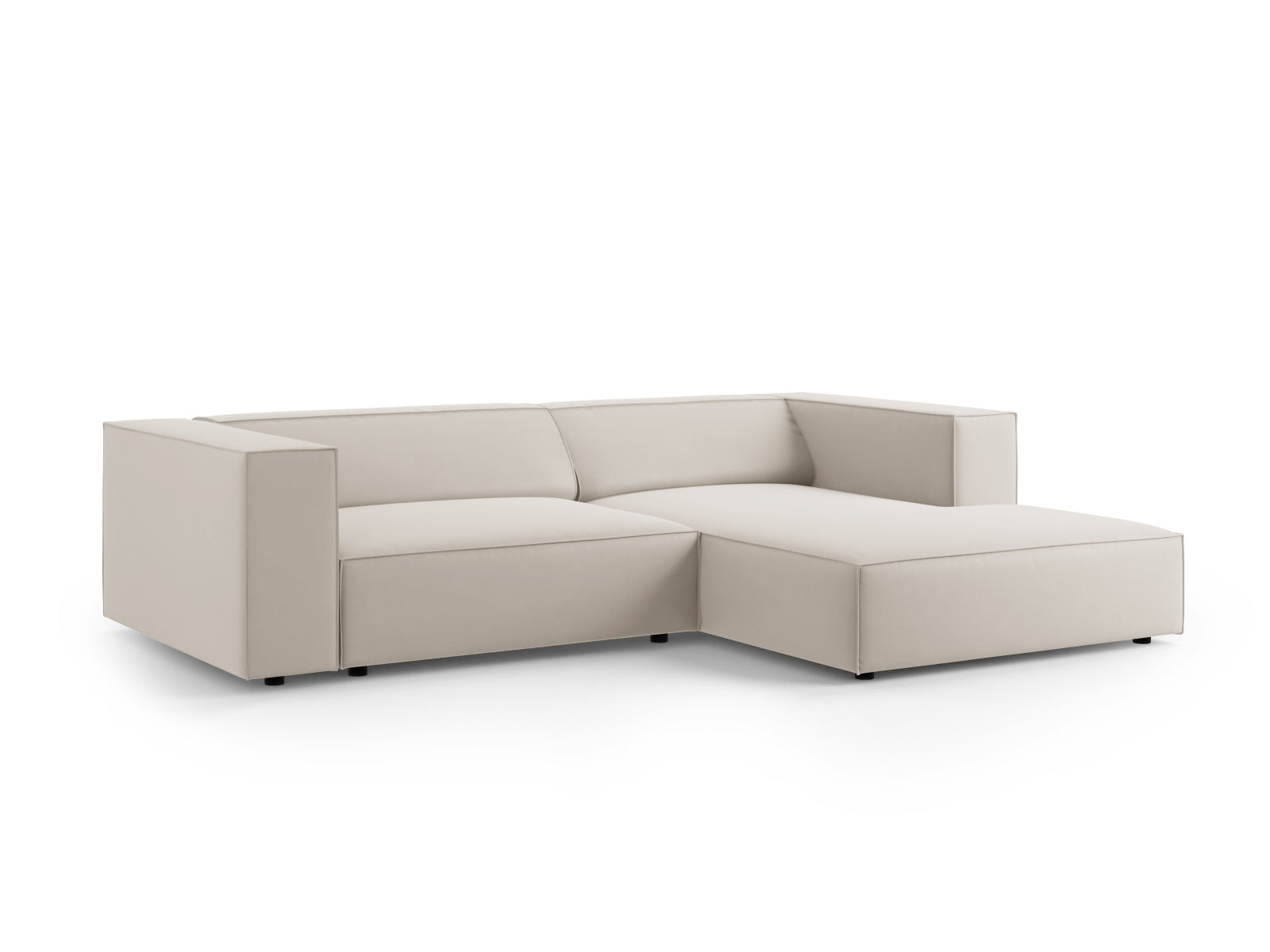 Erleben Sie das elegante Arendal Velour Ecksofa rechts 3 Sitzer von Cosmopolitan Design – perfekt für stilvolle Wohnräume und entspannte Stunden.