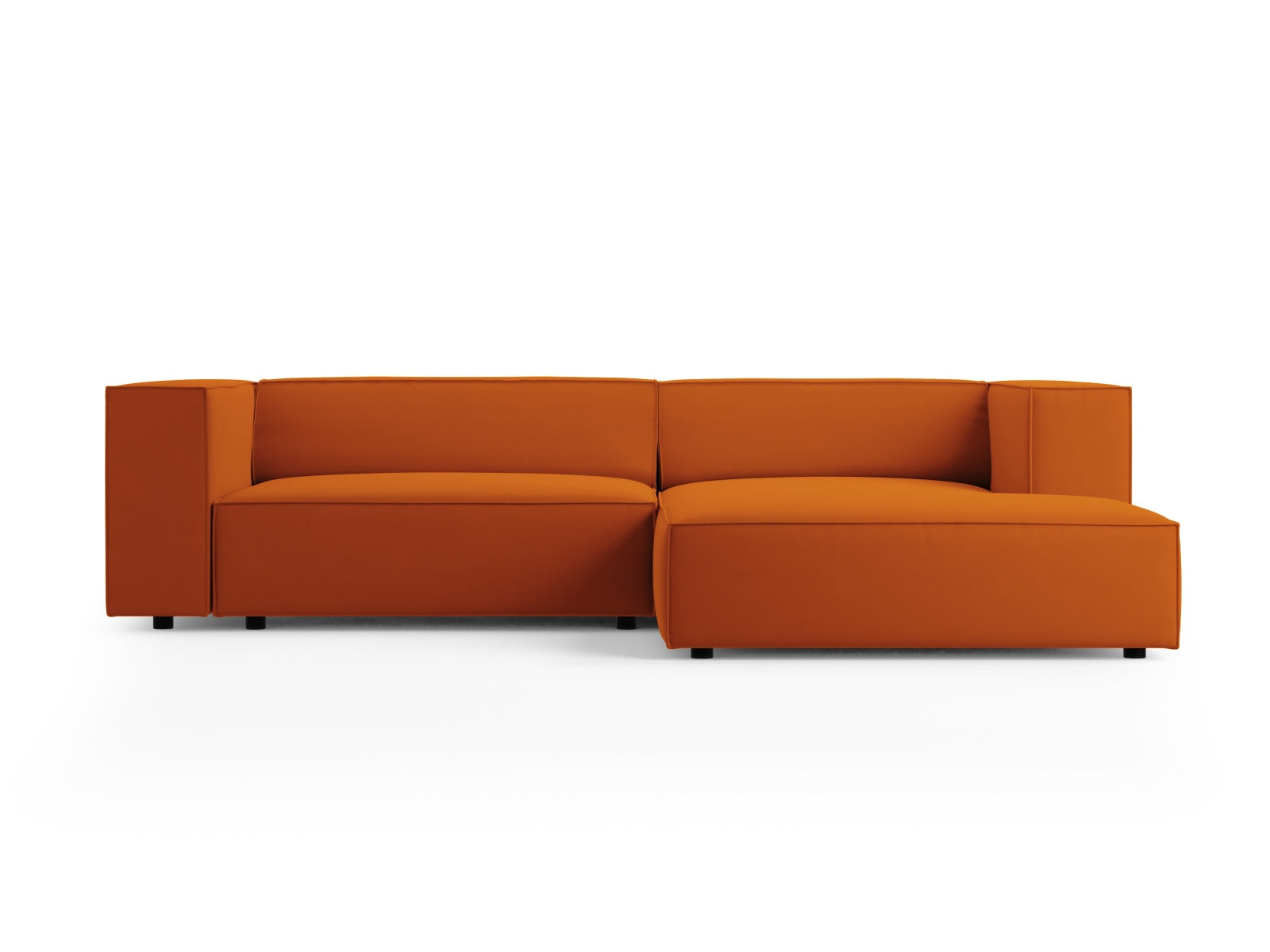 Arendal Velour Ecksofa rechts 3 Sitzer in Terracotta präsentiert im Onlineshop von KAQTU Design AG. Ecksofa rechts ist von Cosmopolitan Design