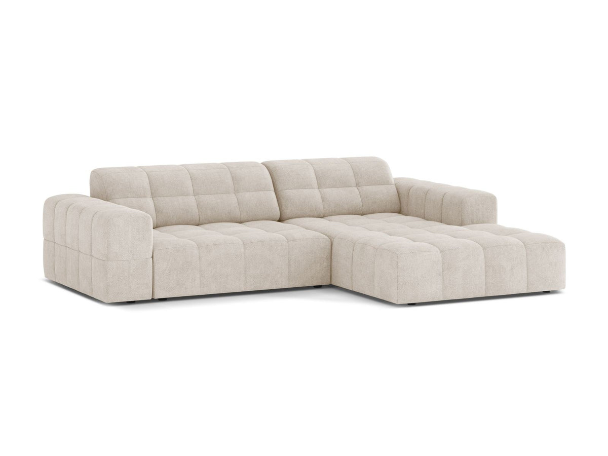 Ecksofa Chicago mit hellbeigem Chenillestoff Eden, schwarzen Kunststoffbeinen und breiter Récamiere, rechtsseitig ausgerichtet, 3-Sitzer.