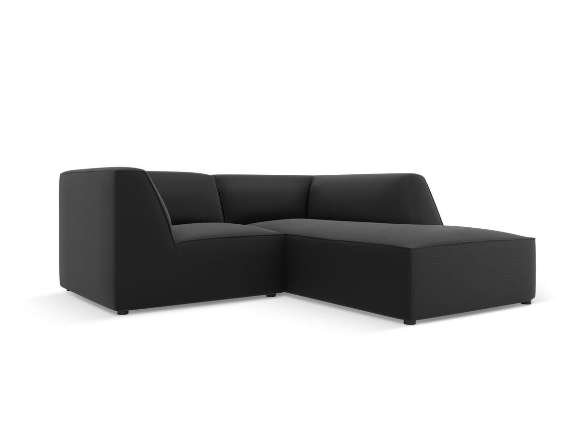 Modulares Ecksofa rechts mit Kunstlederbezug in Light Brown, Sitzfläche und Récamiere sichtbar, schwarze Kunststoffbeine, urbanes Design.