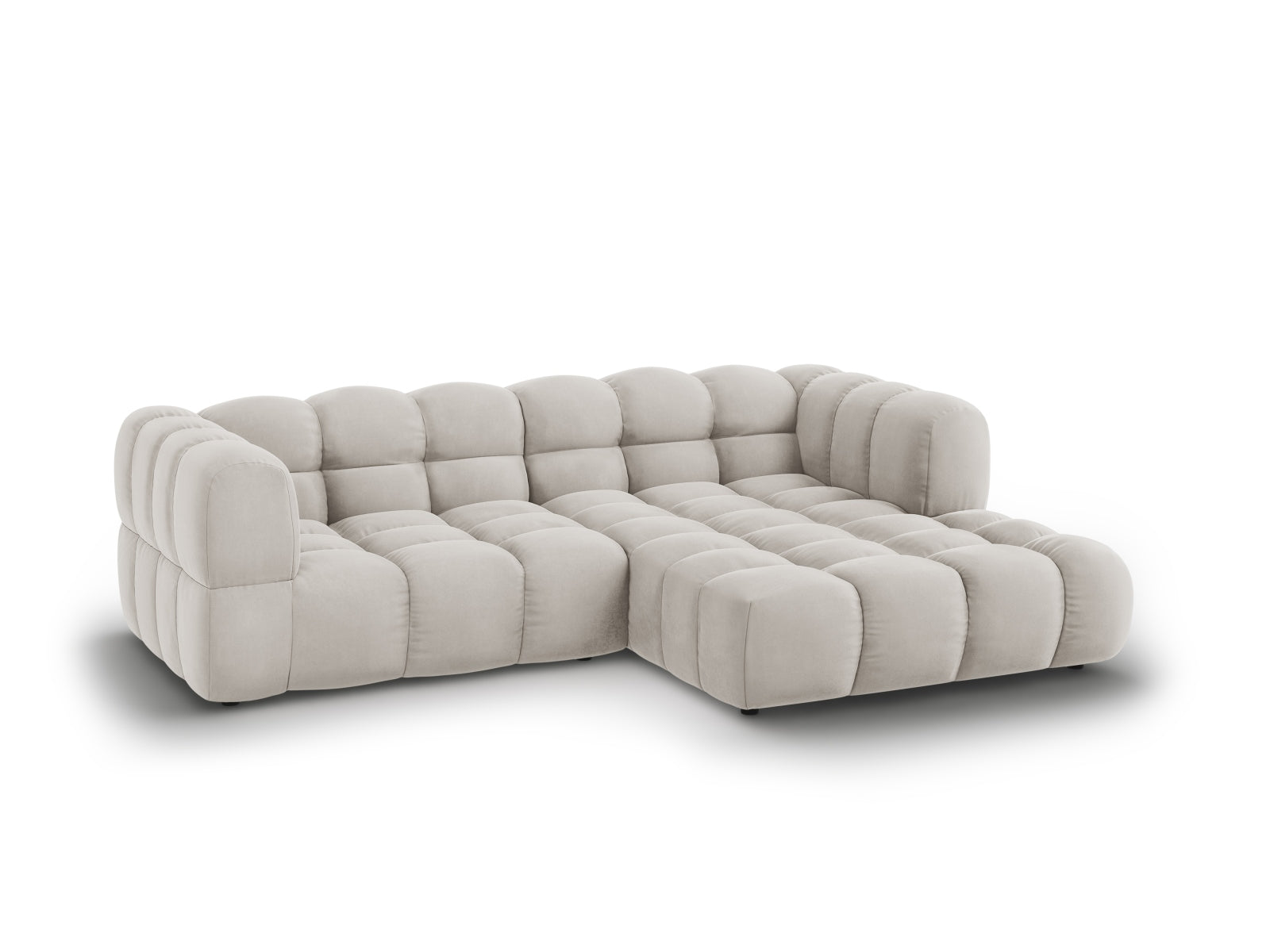 Elegantes Sky Velour Ecksofa in Light Beige, 3-Sitzer, modulare Bauweise, ideal für stilvolle Wohnräume, präsentiert von Cosmopolitan Design.