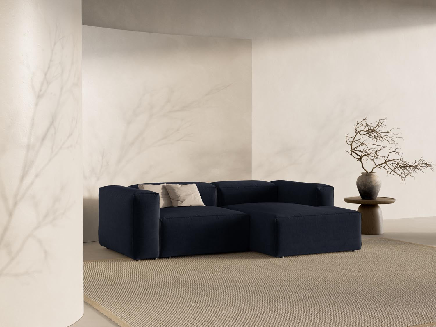 Bergamo Modular Ecksofa rechts 2 Sitzer in Navy Blue-Liberty präsentiert im Onlineshop von KAQTU Design AG. Ecksofa rechts ist von Cosmopolitan Design