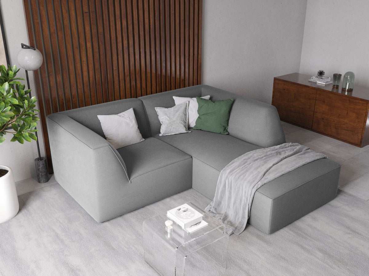 Modulares Ecksofa Siena in Beige-Salvador Samtstoff mit Récamiere, schwarzen Kunststoffbeinen und massivem Holzrahmen, rechts ausgerichtet.