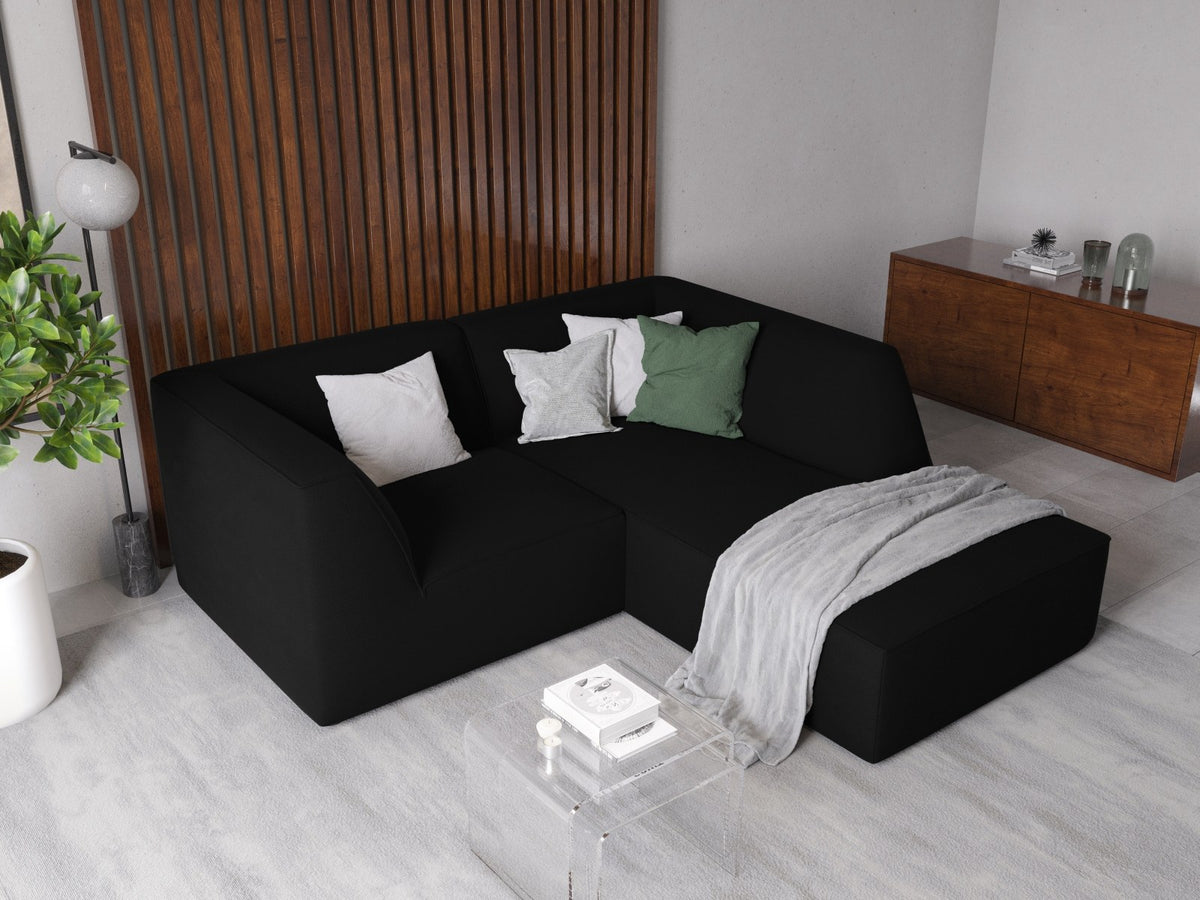 Modulares Ecksofa Siena in Beige-Salvador Samtstoff mit Récamiere, schwarzen Kunststoffbeinen und massivem Holzrahmen, rechts ausgerichtet.