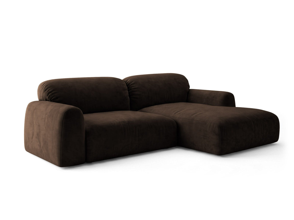 Ecksofa Milan rechts mit Récamiere, Bluvel-Bezug und schwarzen Kunststoffbeinen