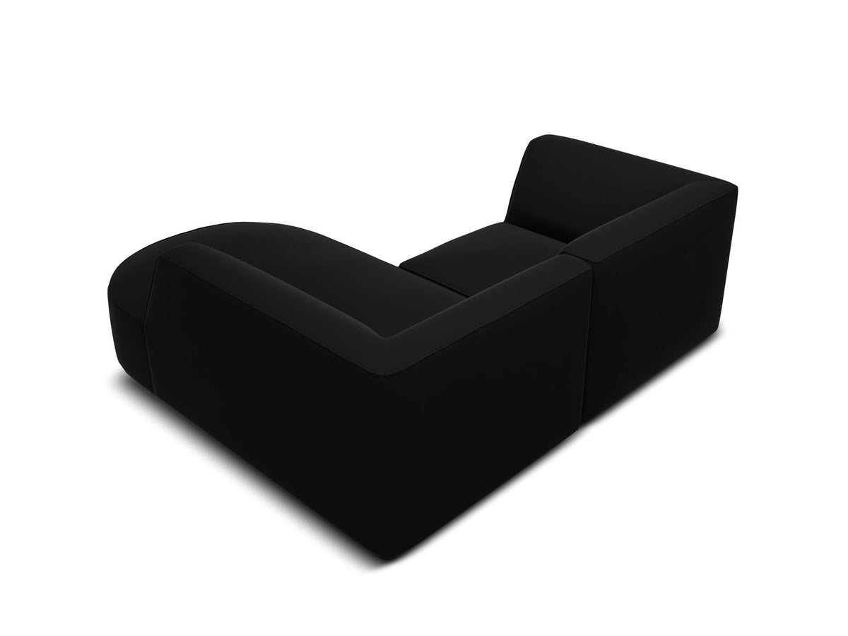 Modulares Ecksofa Siena in Beige-Salvador Samtstoff mit Récamiere, schwarzen Kunststoffbeinen und massivem Holzrahmen, rechts ausgerichtet.