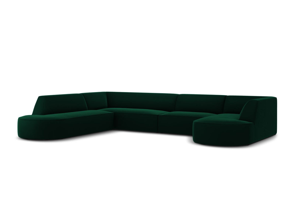 Panorama-Ecksofa links mit Samtbezug in Beige, massivem Holzrahmen und schwarzen Kunststoffbeinen, Modell Siena von Cosmopolitan Design.