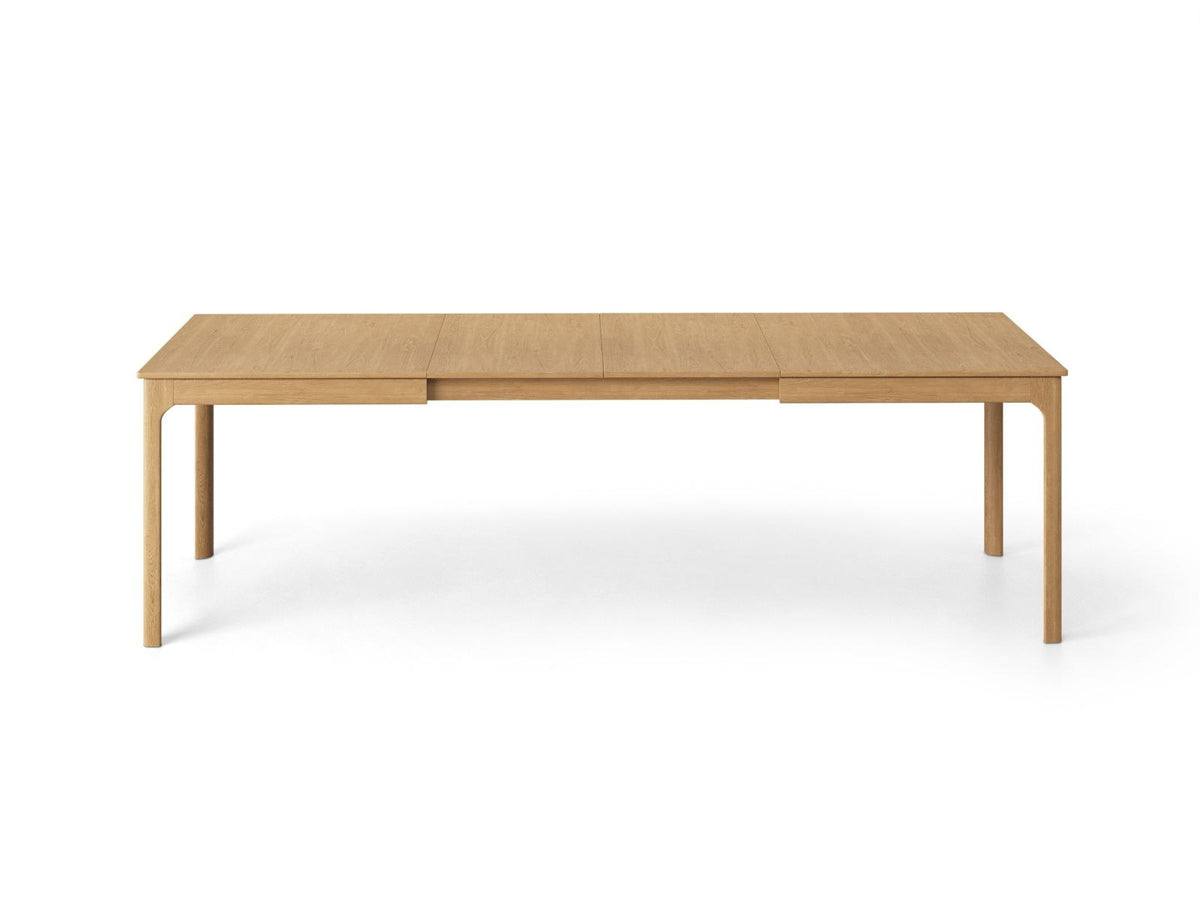 Ausziehbarer Esstisch Dinan mit Tischplatte aus Eichenfurnier und Beinen aus Eichenholz, Farbton Natural Oak Veneer-Wood, rechteckige Form.