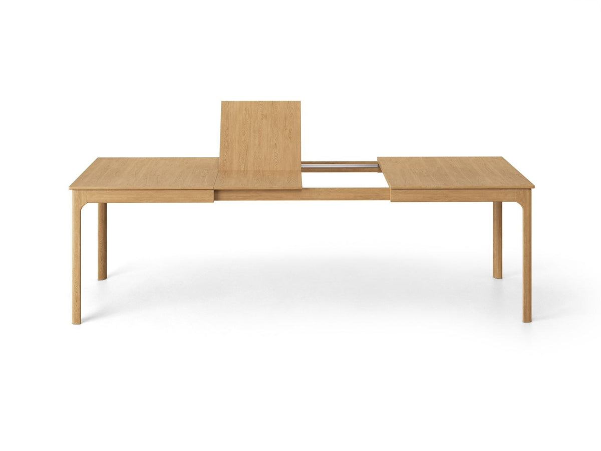 Ausziehbarer Esstisch Dinan mit Tischplatte aus Eichenfurnier und Beinen aus Eichenholz, Farbton Natural Oak Veneer-Wood, rechteckige Form.