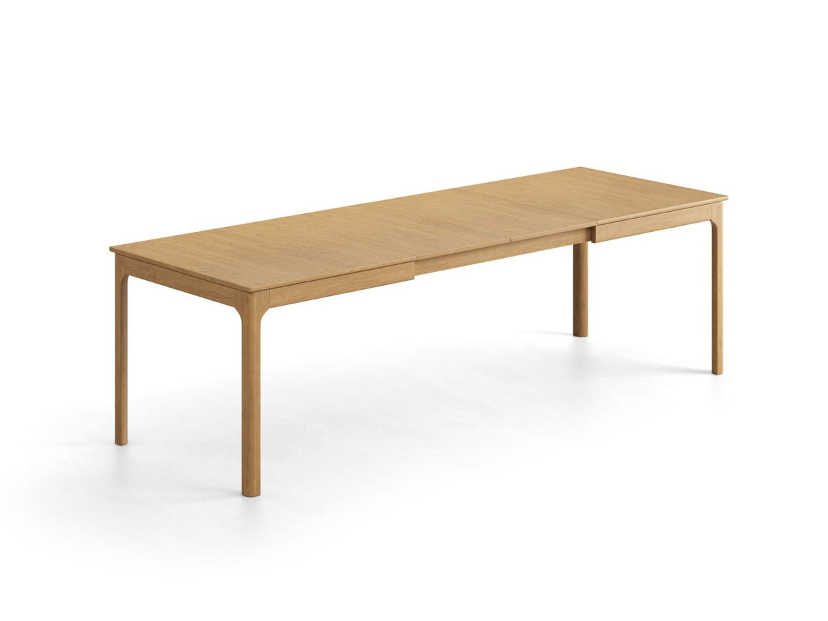 Ausziehbarer Esstisch Dinan mit Tischplatte aus Eichenfurnier und Beinen aus Eichenholz, Farbton Natural Oak Veneer-Wood, rechteckige Form.