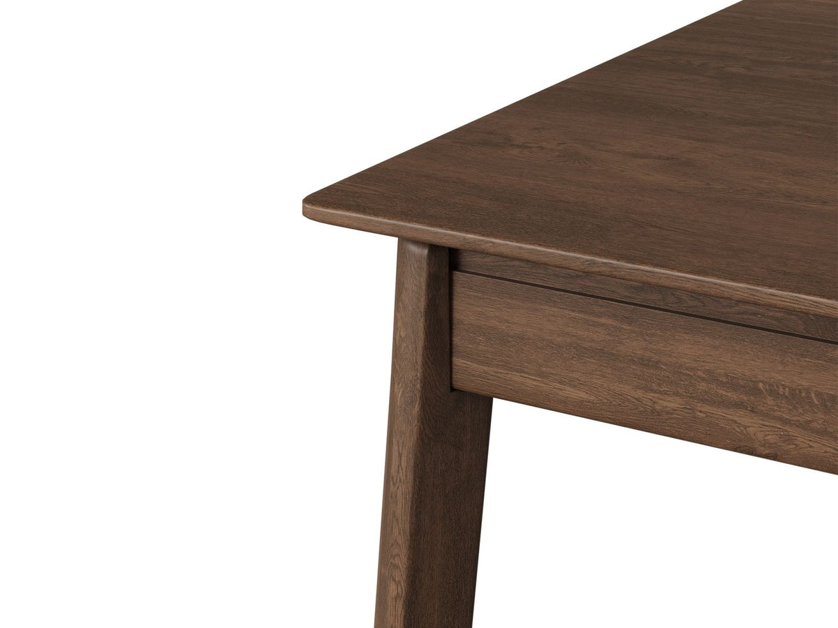 Ausziehbarer Esstisch Noto aus Eichenfurnier mit Beinen aus Eichenholz, Farbe Natural Oak Veneer-Wood, rechteckige Tischform, unausgezogen dargestellt.