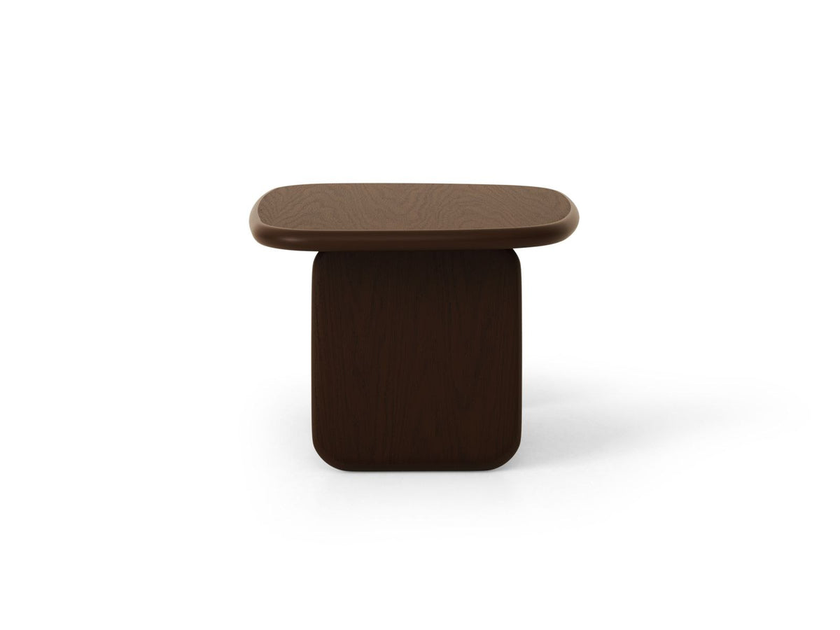 Couchtisch Sora aus Hartholz mit Eichenfurnier in Black Oak-Wood, rechteckige Form mit Holzbeinen, Höhe 42 cm, Breite 75 cm, Tiefe 60 cm.