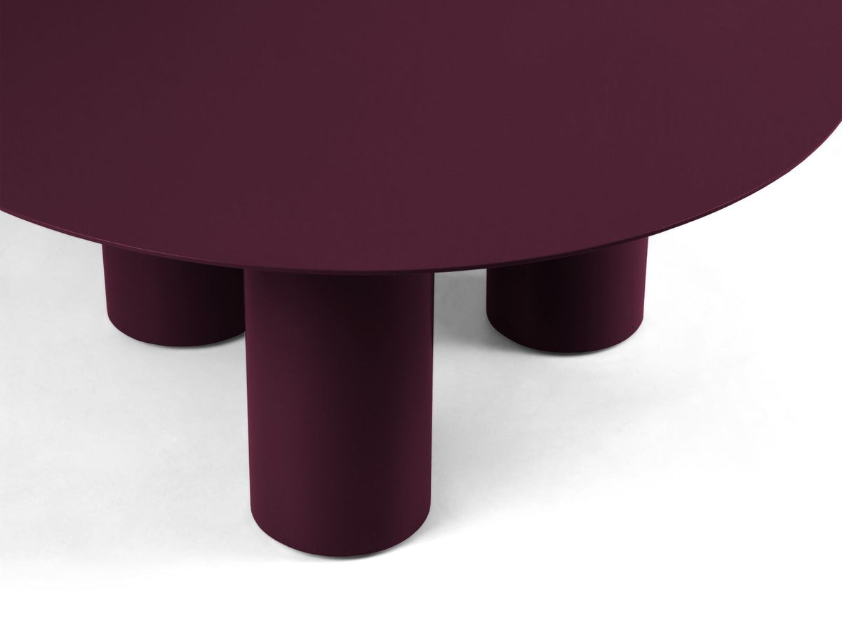 Couchtisch Iseo aus pulverbeschichtetem Metall in Burgundy mit Stahlbeinen, Masse 80 x 80 x 33.5 cm, Beindurchmesser 14 cm, hergestellt in Europa.
