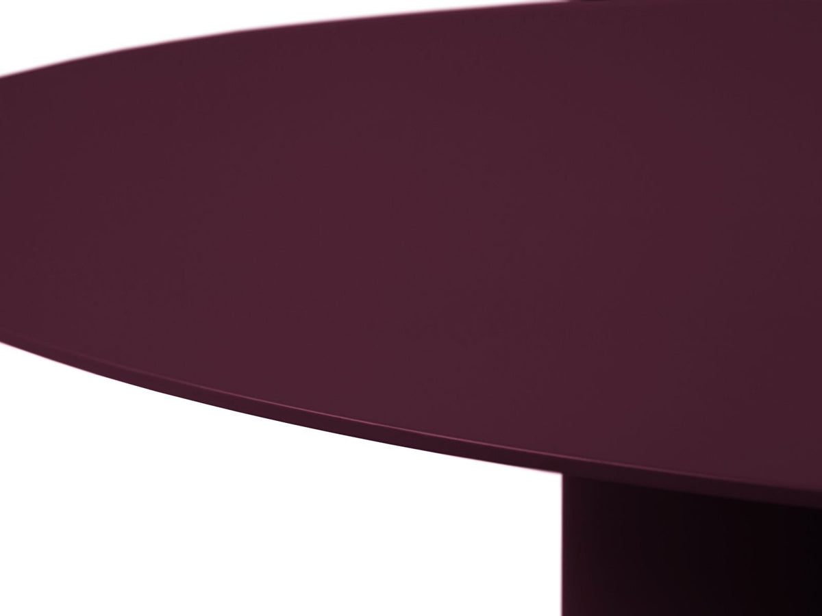 Couchtisch Iseo aus pulverbeschichtetem Metall in Burgundy mit Stahlbeinen, Masse 80 x 80 x 33.5 cm, Beindurchmesser 14 cm, hergestellt in Europa.