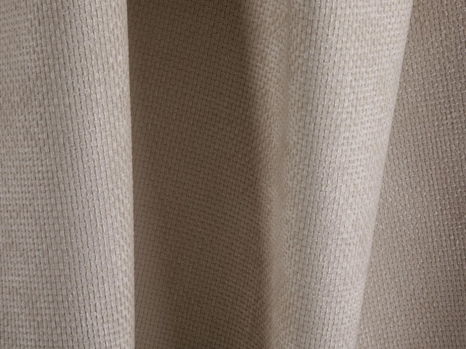Modernes 5-Sitzer Sofa Tonale in stilvollem Dunkelbeige, kombiniert Funktionalität mit elegantem Design, inklusive Stauraum und Schlaffunktion.